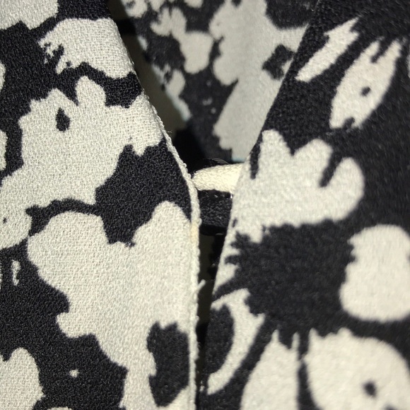 Three Eighty Two Black & White Floral Blouse B13 - Picture 3 of 6